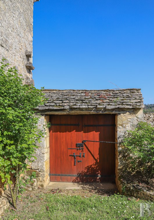 A 17th century family home in the royal bastide of Domme in the Dordogne - photo  n°2